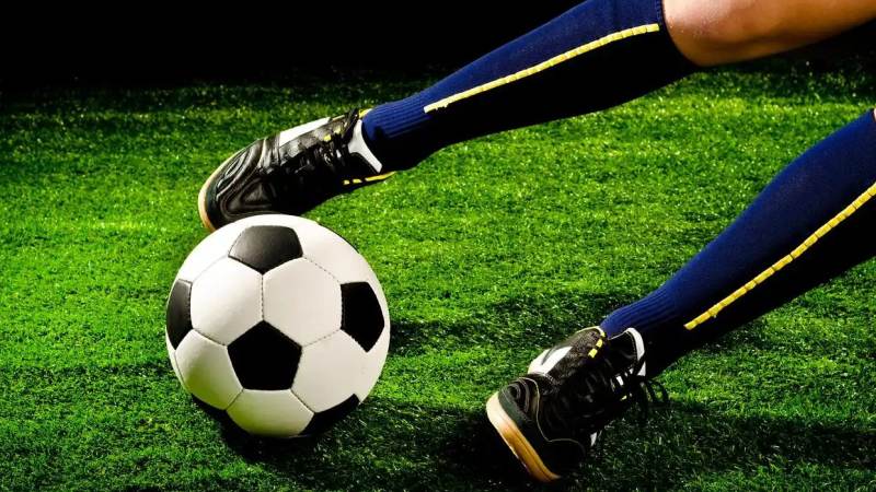 bsports必一运动 关于我们 足球与生活场景配图